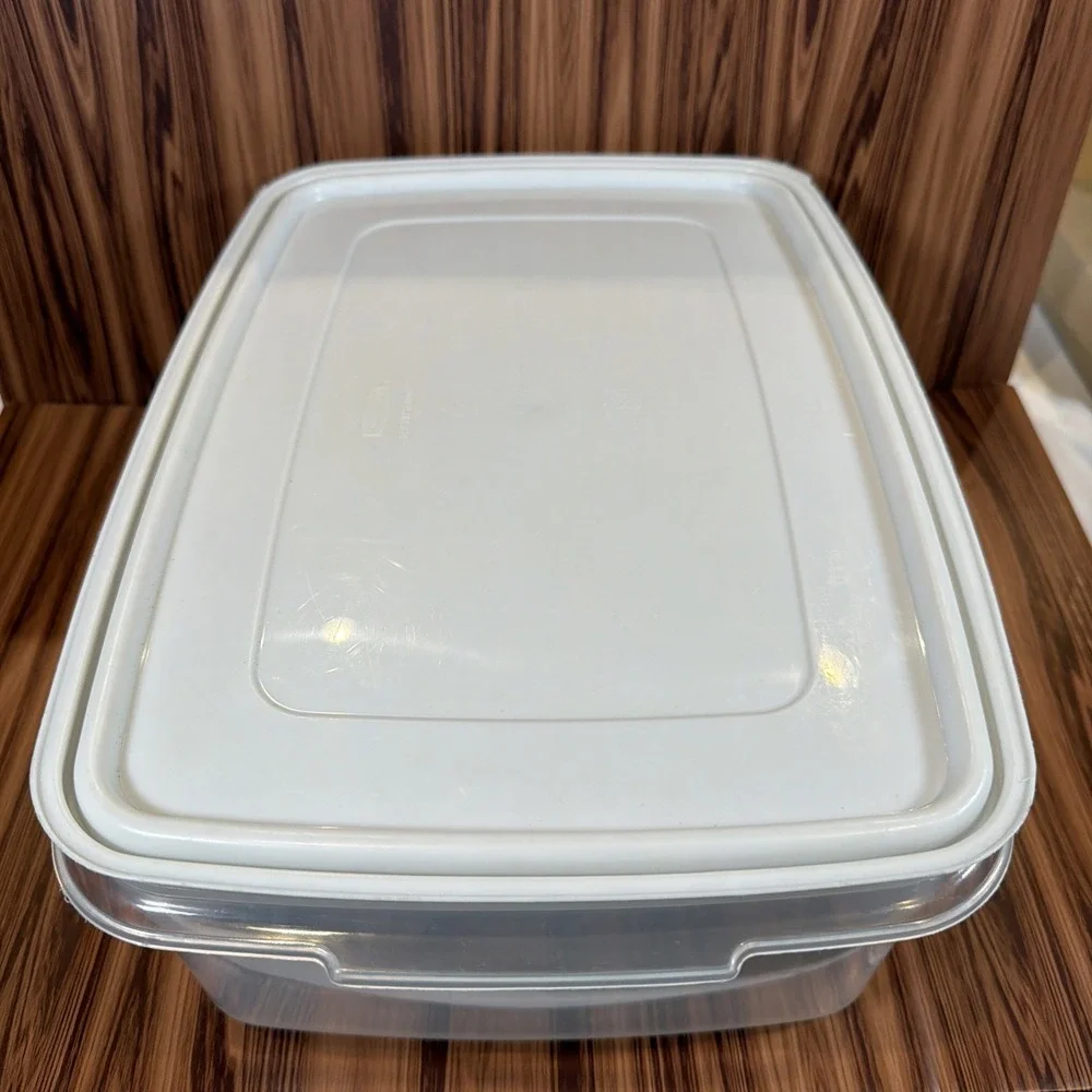 Rubbermaid Vintage 90's 33 Cup #8 Servin Saver 0008 Container Almond Lid